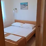Knez Apartment Mali Drvenik