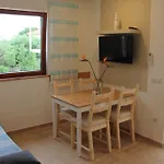 Knez Apartment Mali Drvenik